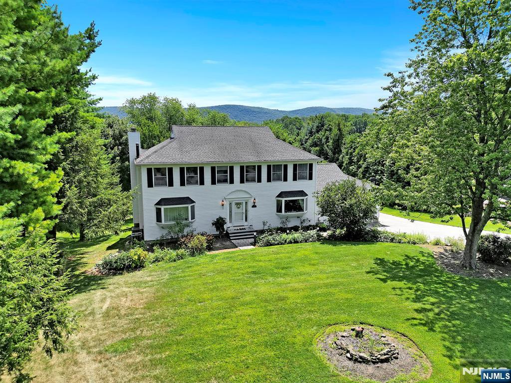 Homes for sale in Vernon, NJ | 12 Gate Dr, Vernon, NJ 07418 | MLS# 25030312