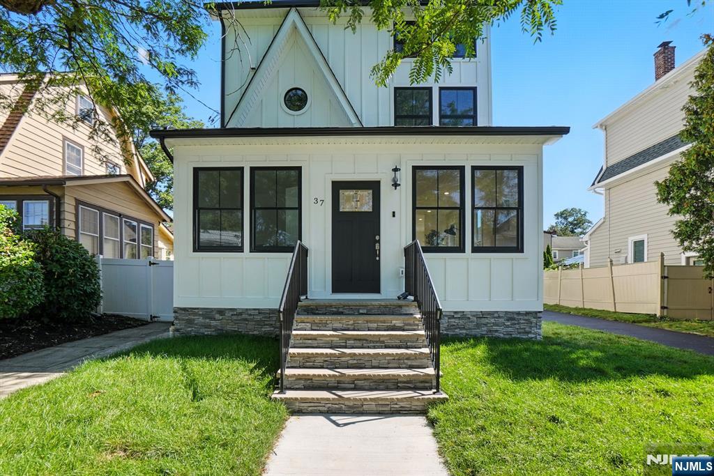 $1,799,000 Colonial