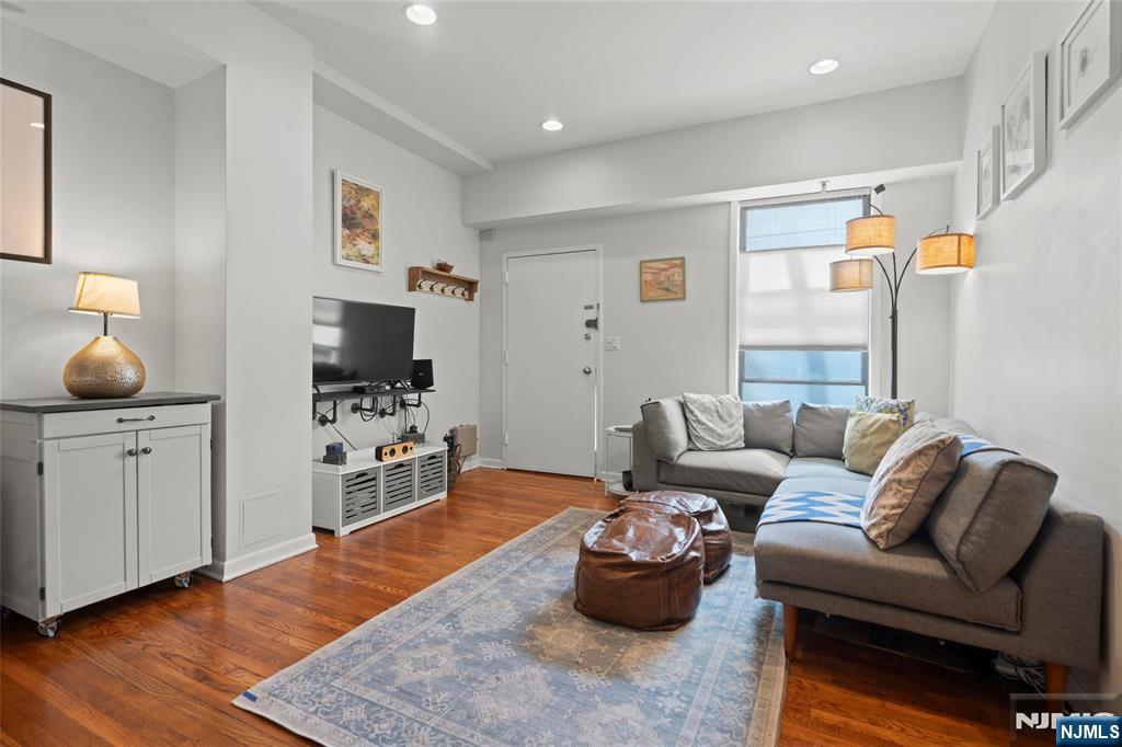 $639,000 Condo