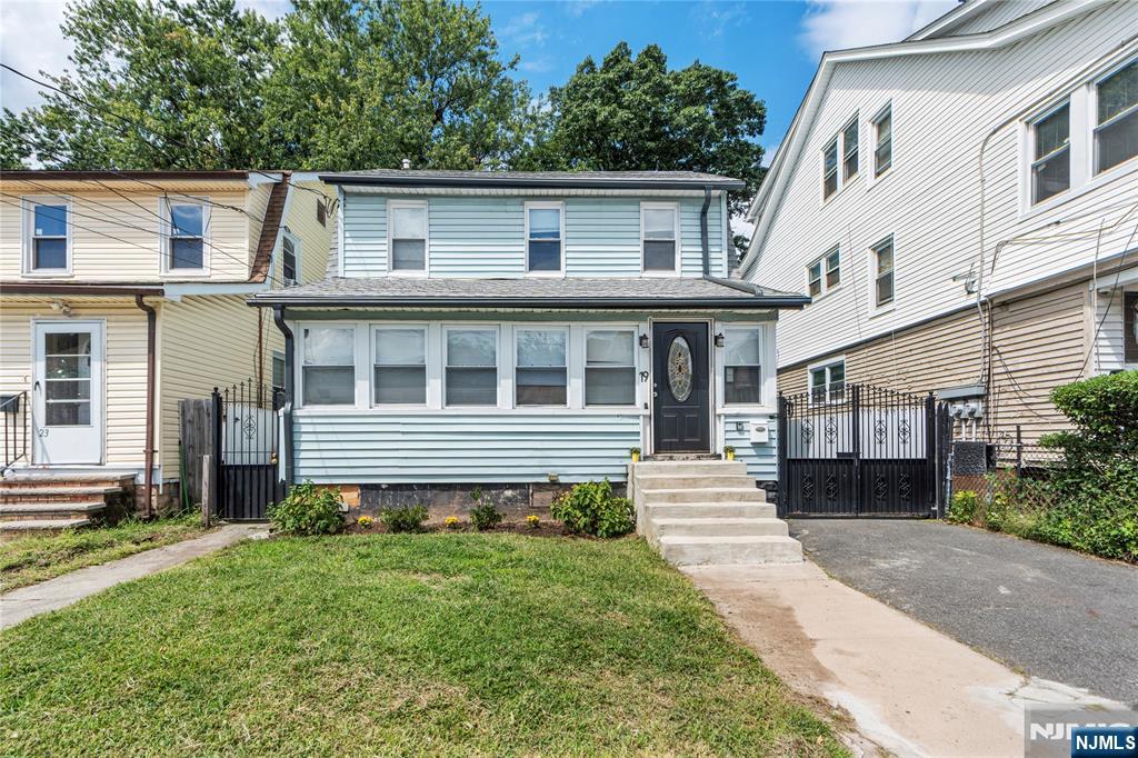 $424,999 Colonial