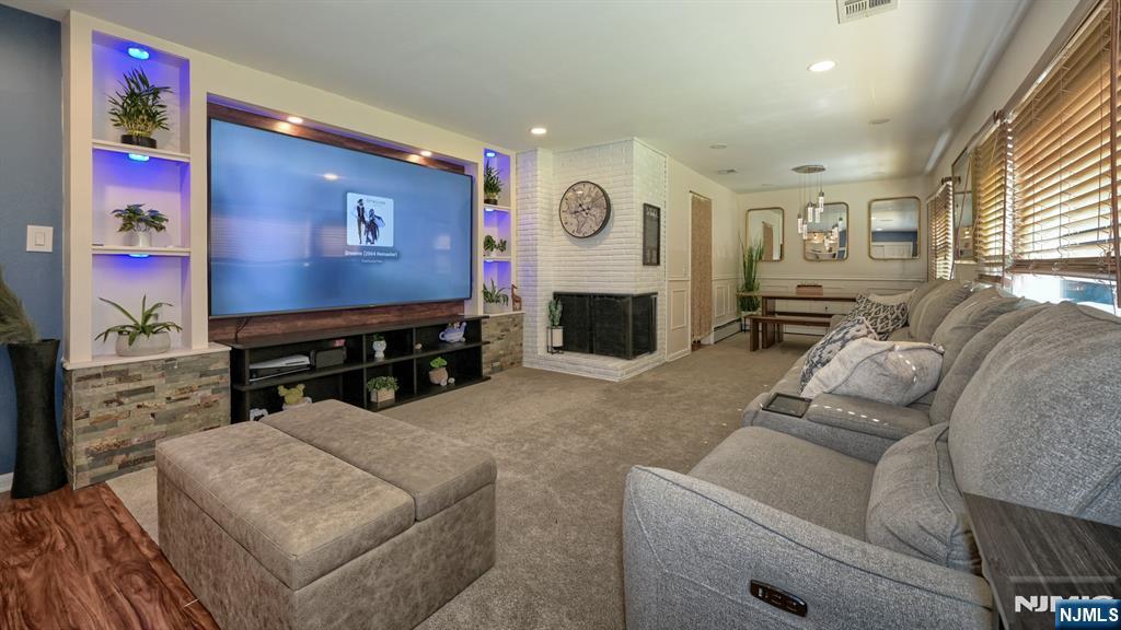 Homes for sale in Kinnelon Borough, NJ | 21 Derrygally Cir, Kinnelon Borough, NJ 07405 | MLS# 25030437