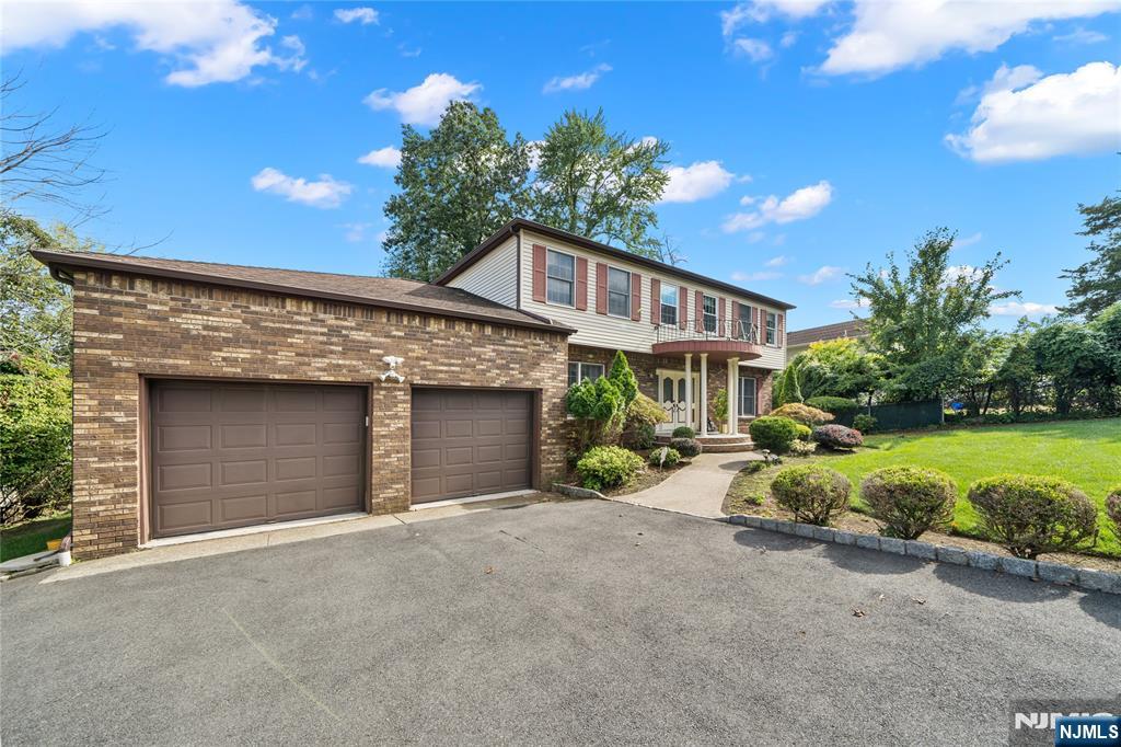 $749,000 Colonial