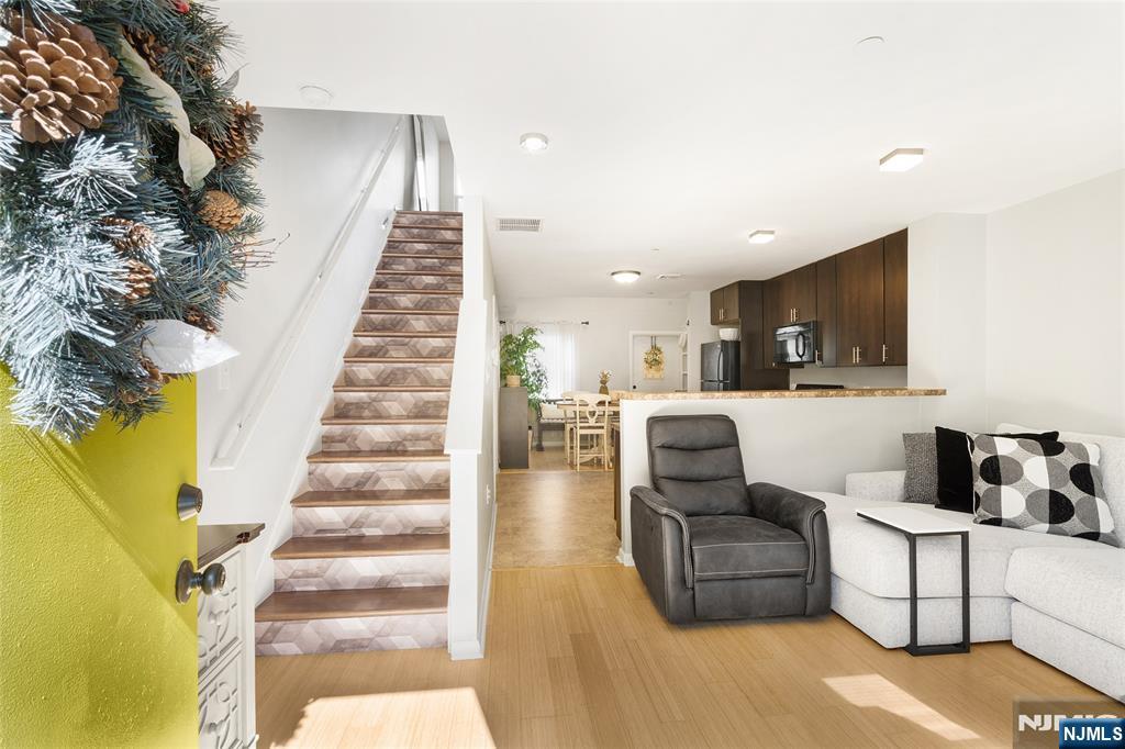 $499,900 Townhouse