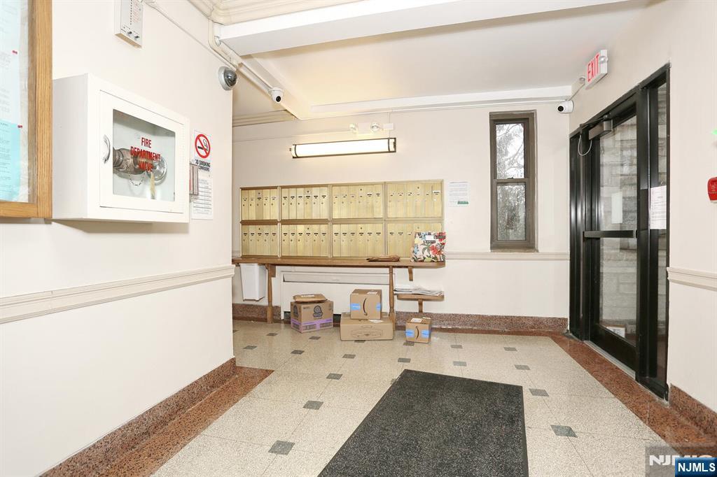 Homes for sale in Fort Lee, NJ | 3021 Edwin Ave #5F, Fort Lee, NJ 07024 | MLS# 25030477