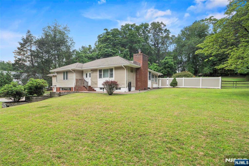 Homes for sale in Franklin Lakes, NJ | 905 Franklin Ave, Franklin Lakes, NJ 07417 | MLS# 25030502