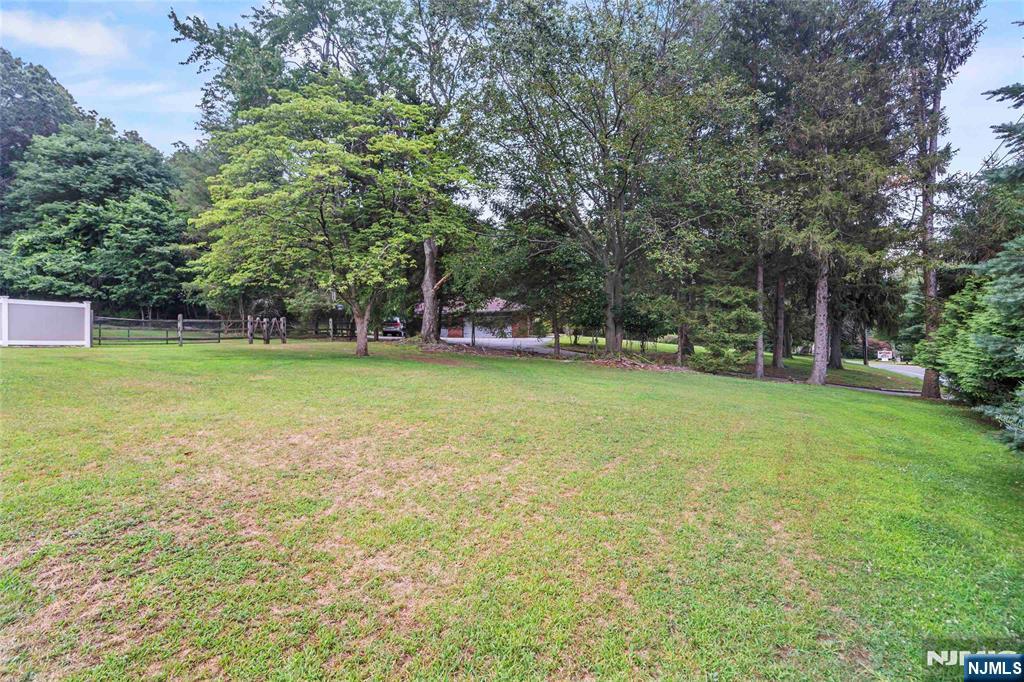 Homes for sale in Franklin Lakes, NJ | 905 Franklin Ave, Franklin Lakes, NJ 07417 | MLS# 25030502