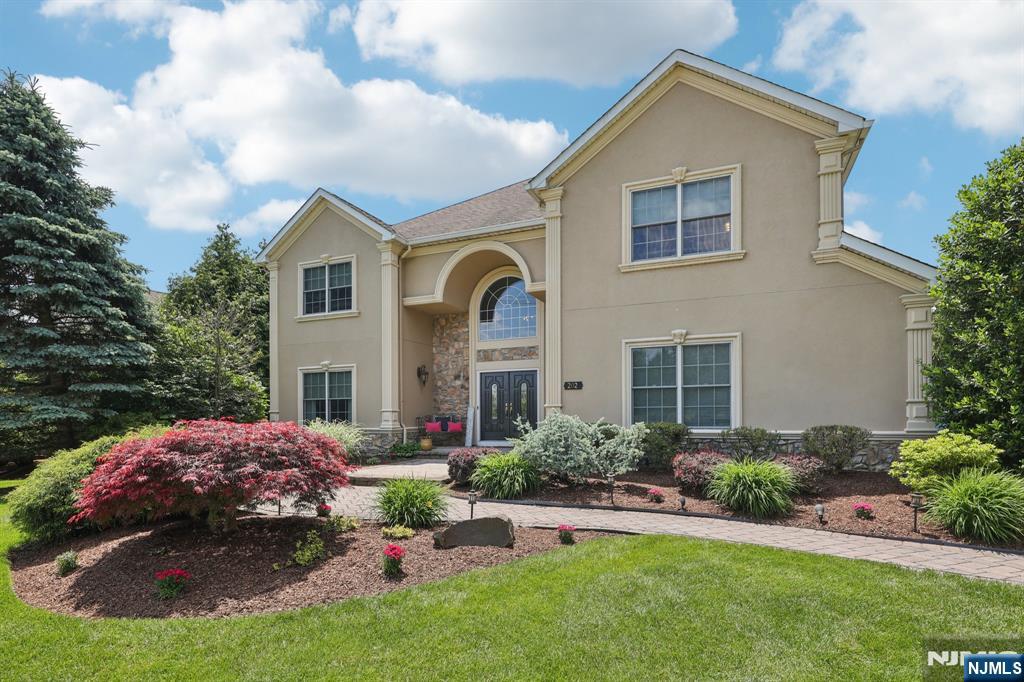 $1,250,000 Colonial