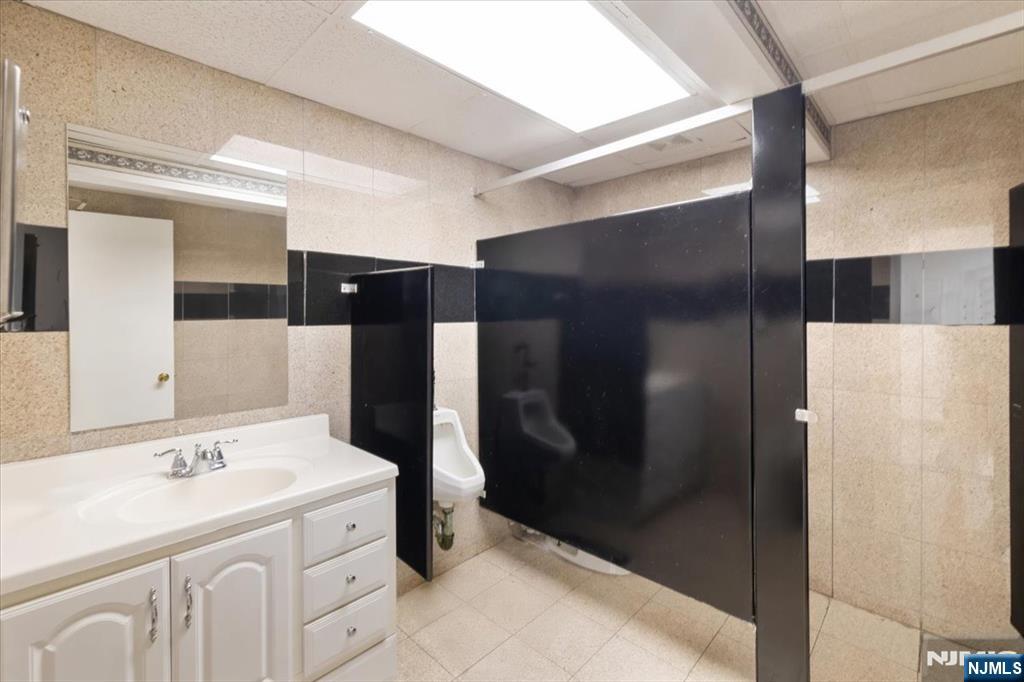 24 Wyckoff Avenue, Waldwick, NJ 07463 Listing Photo  33