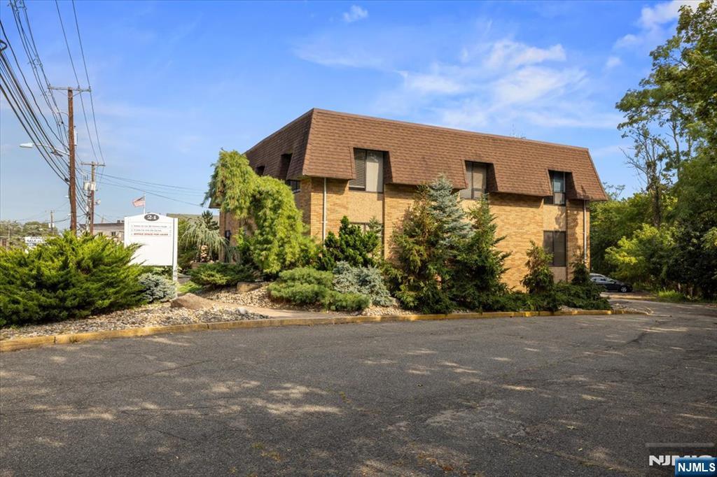 24 Wyckoff Avenue, Waldwick, NJ 07463 Listing Photo  4