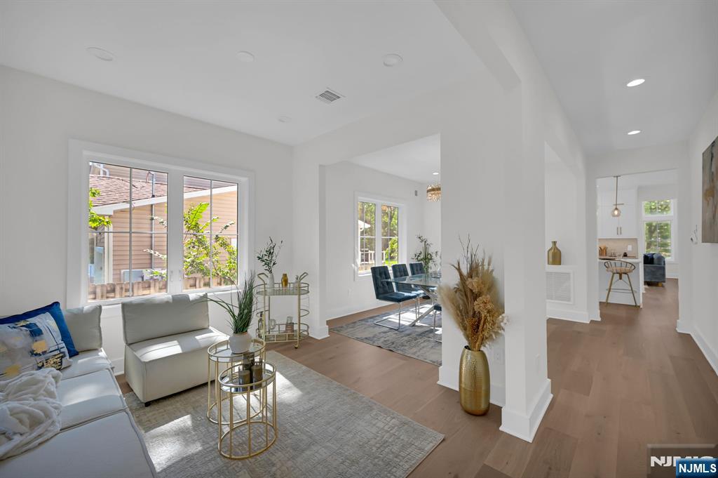 Homes for sale in Livingston, NJ | 94 Cedar St, Livingston, NJ 07039 | MLS# 25030661