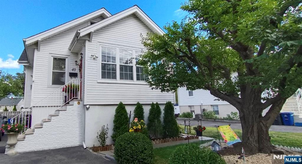 Homes for sale in Little Ferry, NJ | 40 Eckel Rd, Little Ferry, NJ 07643 | MLS# 25030680