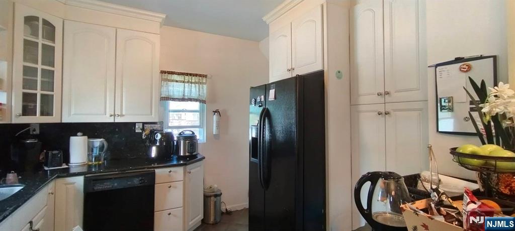 Homes for sale in Little Ferry, NJ | 40 Eckel Rd, Little Ferry, NJ 07643 | MLS# 25030680