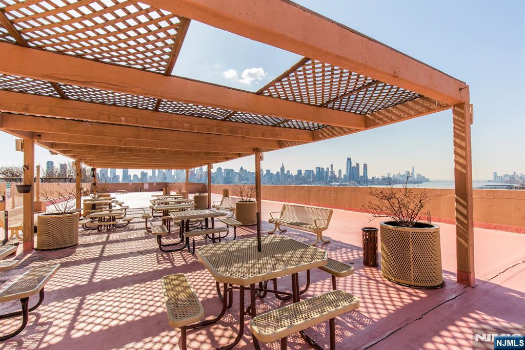 Homes for sale in West New York, NJ | 6040 Boulevard East #29N, West New York, NJ 07093 | MLS# 25030719