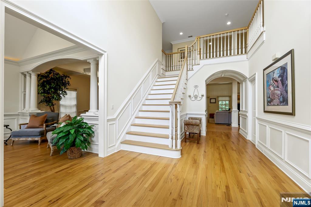 Homes for sale in Mahwah, NJ | 22 Meadow Lake Dr, Mahwah, NJ 07430 | MLS# 25030726