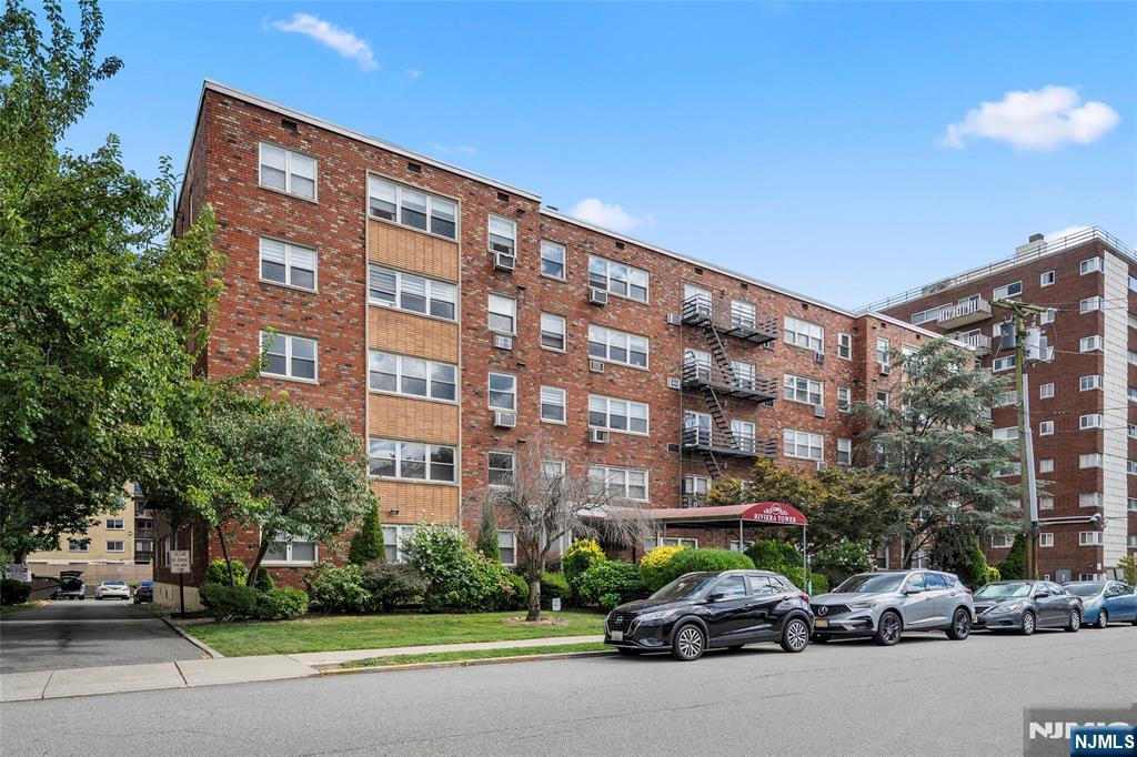 $475,000 Condo
