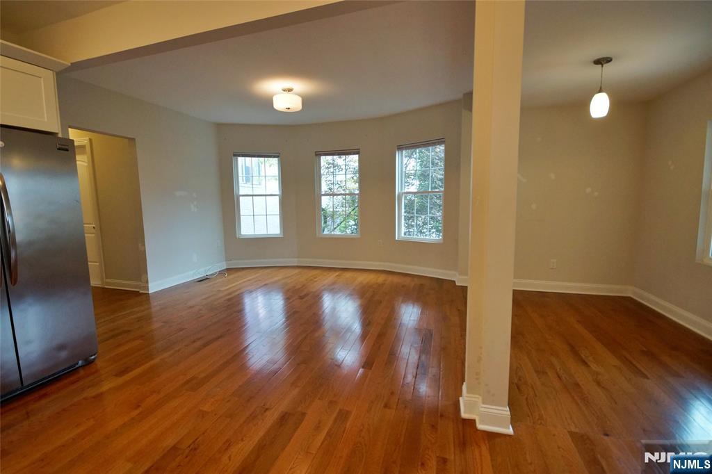 Homes for sale in Edgewater, NJ | 403 Undercliff Ave, Edgewater, NJ 07020 | MLS# 25030737