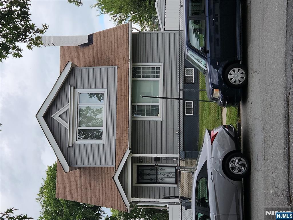 $475,000 Colonial
