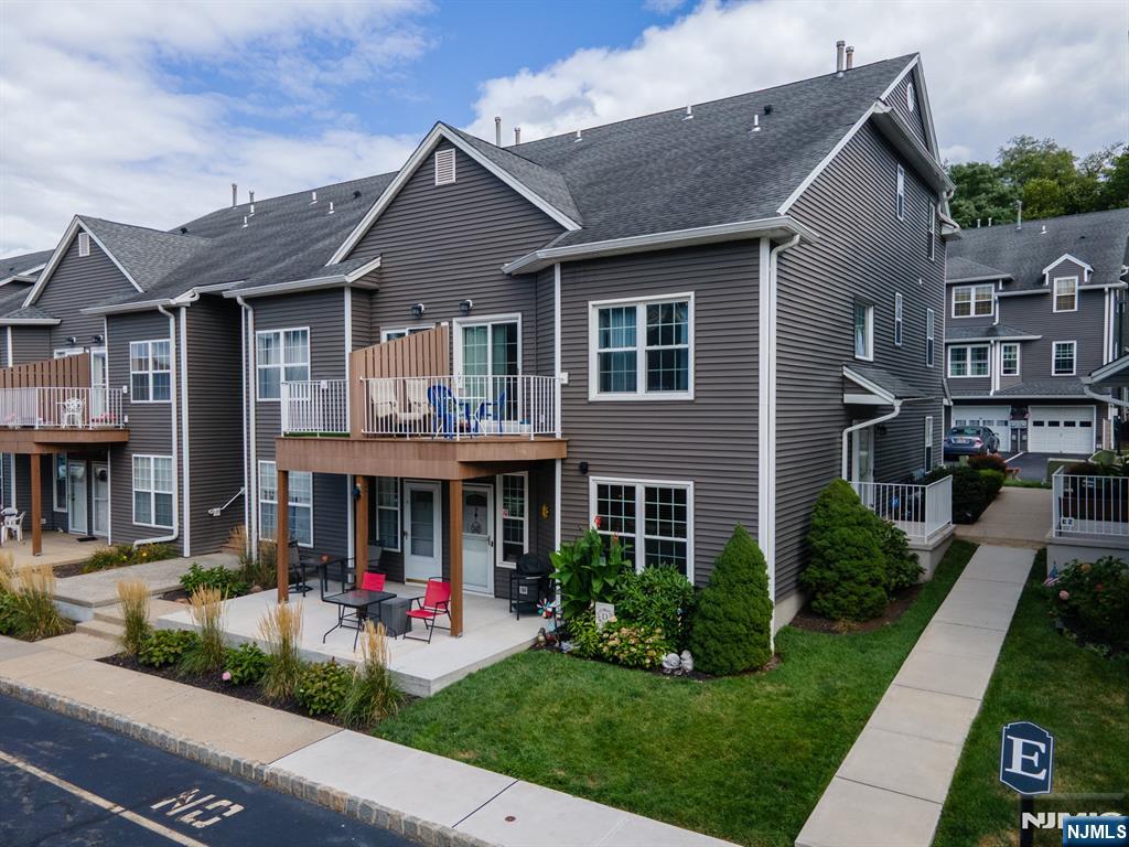 $375,000 Townhouse