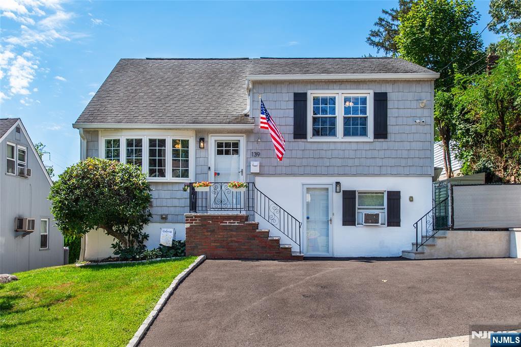 $589,000 Split Level