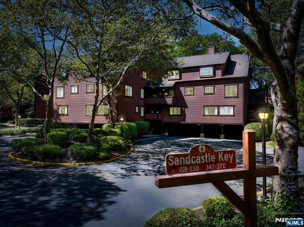 $399,900 Condo