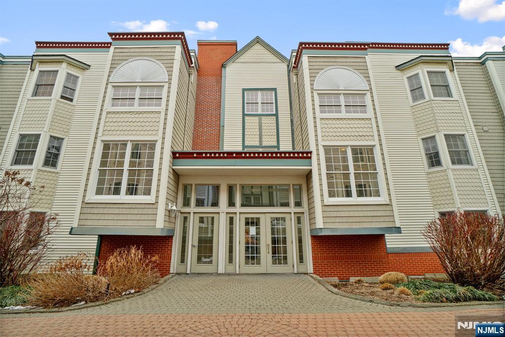 Homes for sale in Edgewater, NJ | 206 The Promenade #206, Edgewater, NJ 07020 | MLS# 25030868