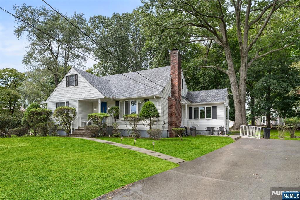 Homes for sale in Park Ridge, NJ | 160 Spring Valley Rd, Park Ridge, NJ 07656 | MLS# 25030901