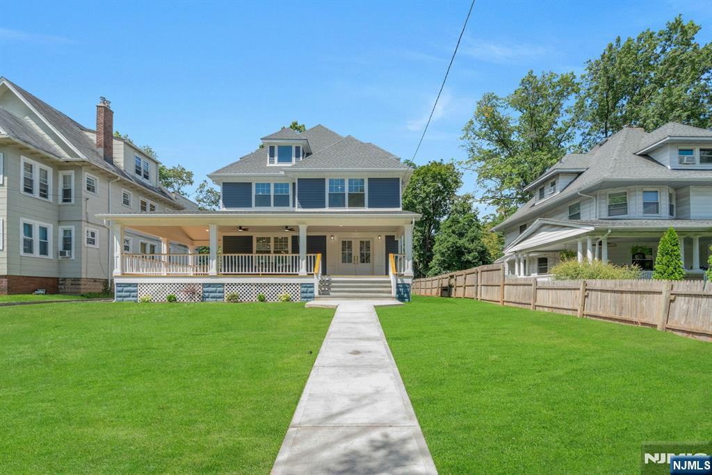 $1,379,000 Colonial