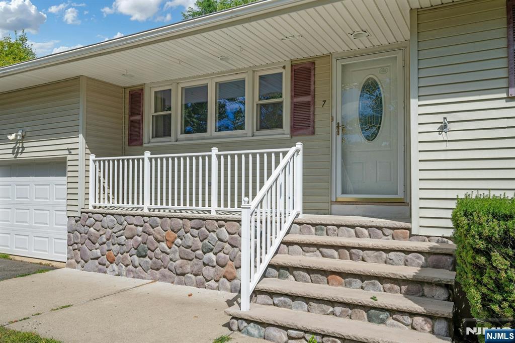 Homes for sale in Montville Township, NJ | 7 Joan Dr, Montville Township, NJ 07045 | MLS# 25030943