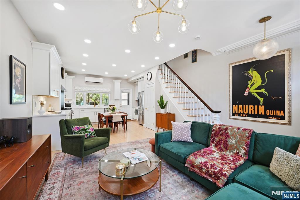 $1,999,000 Rowhouse
