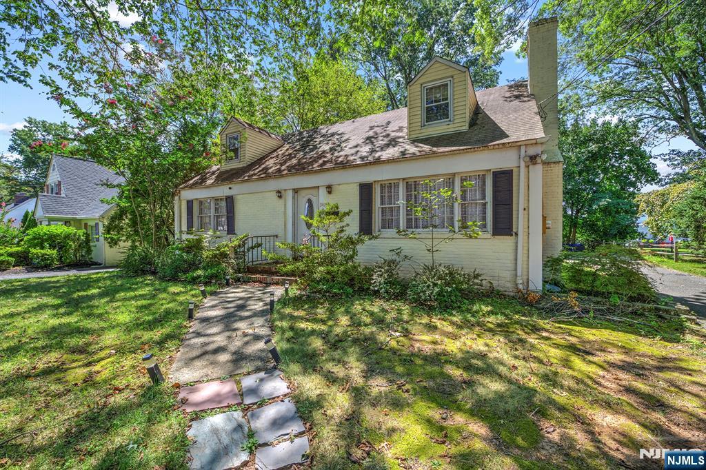 Homes for sale in North Plainfield, NJ | 341 W End Ave, North Plainfield, NJ 07063 | MLS# 25030954