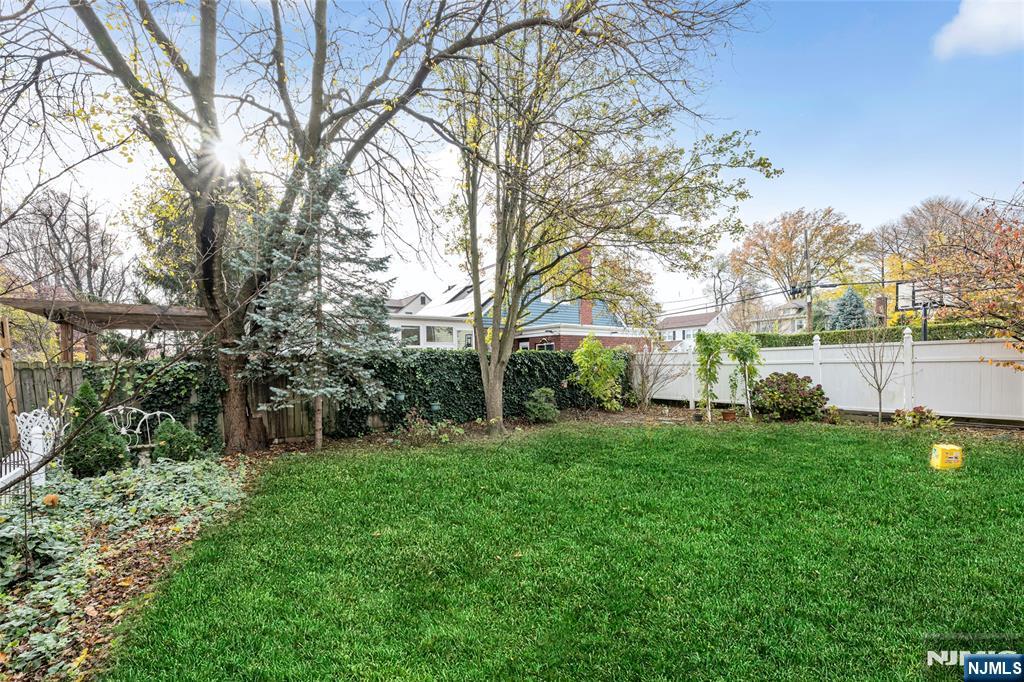 Homes for sale in Teaneck, NJ | 154 Degraw Ave, Teaneck, NJ 07666 | MLS# 25030962