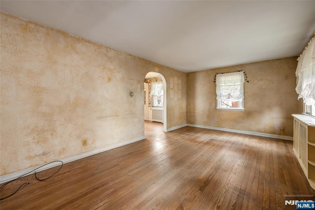 Homes for sale in Teaneck, NJ | 154 Degraw Ave, Teaneck, NJ 07666 | MLS# 25030962