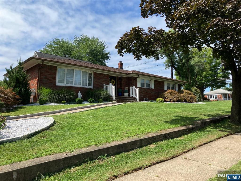 $1,049,000 Ranch