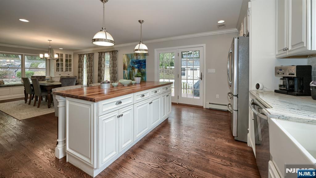 Homes for sale in Kinnelon Borough, NJ | 8 Briarcliff Ter, Kinnelon Borough, NJ 07405 | MLS# 25030985