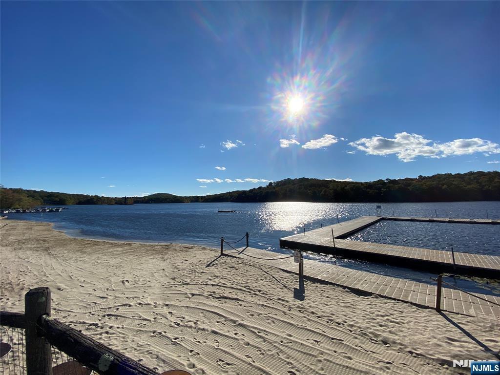 Homes for sale in Kinnelon Borough, NJ | 8 Briarcliff Ter, Kinnelon Borough, NJ 07405 | MLS# 25030985