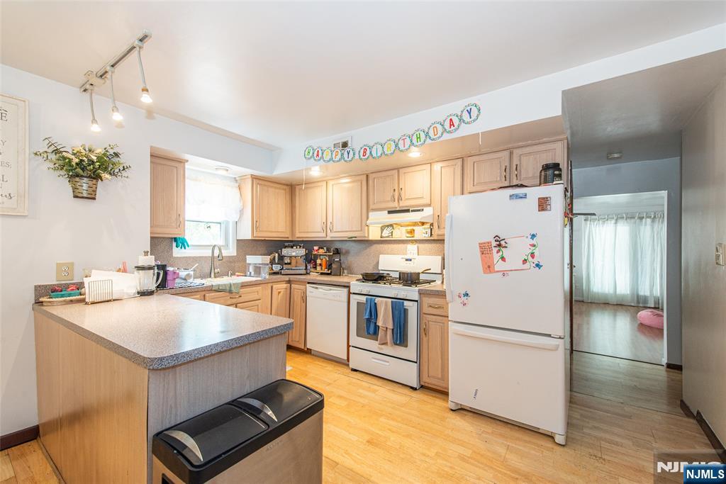 Homes for sale in Bloomfield, NJ | 31 Spring St, Bloomfield, NJ 07003 | MLS# 25031000