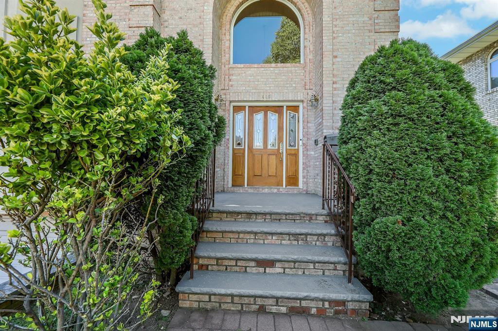 Homes for sale in Ridgefield, NJ | 480 Morse Ave, Ridgefield, NJ 07657 | MLS# 25031032