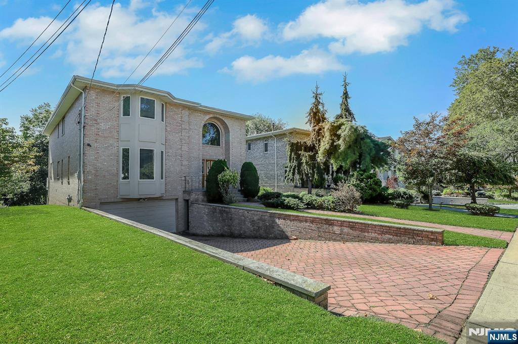 Homes for sale in Ridgefield, NJ | 480 Morse Ave, Ridgefield, NJ 07657 | MLS# 25031032