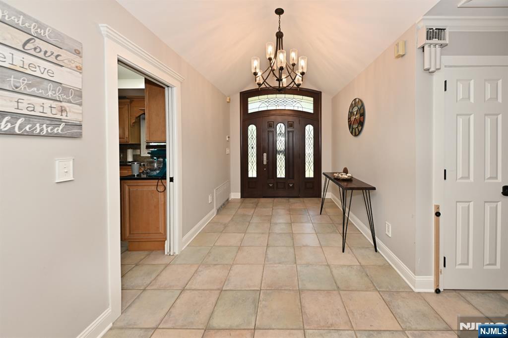 Homes for sale in Wyckoff, NJ | 551 Oldwoods Rd, Wyckoff, NJ 07481 | MLS# 25031047