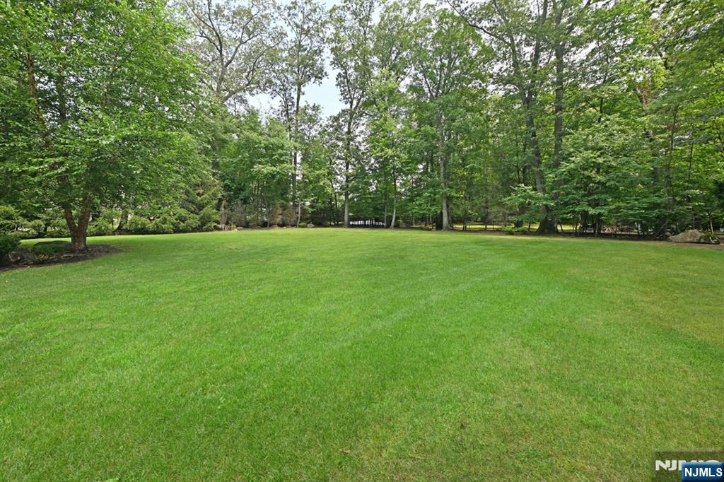 Homes for sale in Wyckoff, NJ | 551 Oldwoods Rd, Wyckoff, NJ 07481 | MLS# 25031047