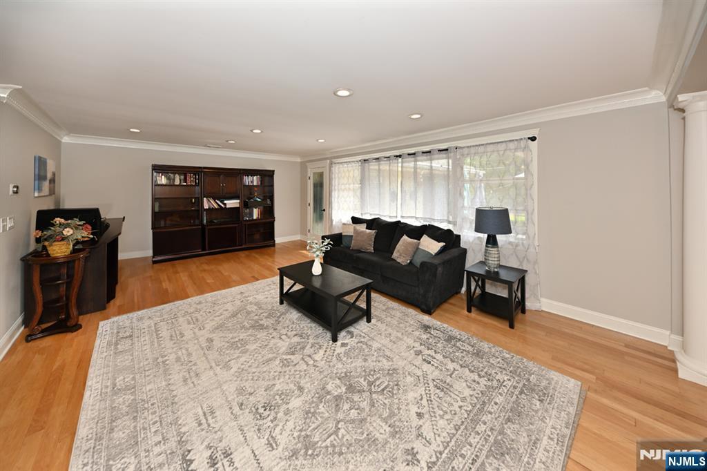 Homes for sale in Wyckoff, NJ | 551 Oldwoods Rd, Wyckoff, NJ 07481 | MLS# 25031047