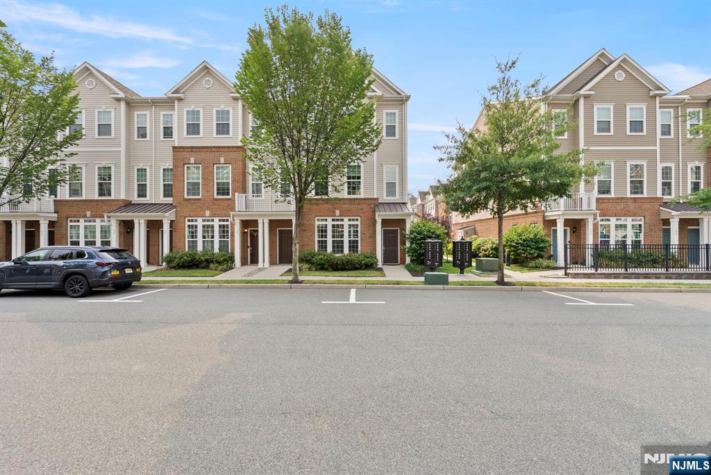 Homes for sale in Wood Ridge, NJ | 102 Wesmont Dr, Wood Ridge, NJ 07075 | MLS# 25031050