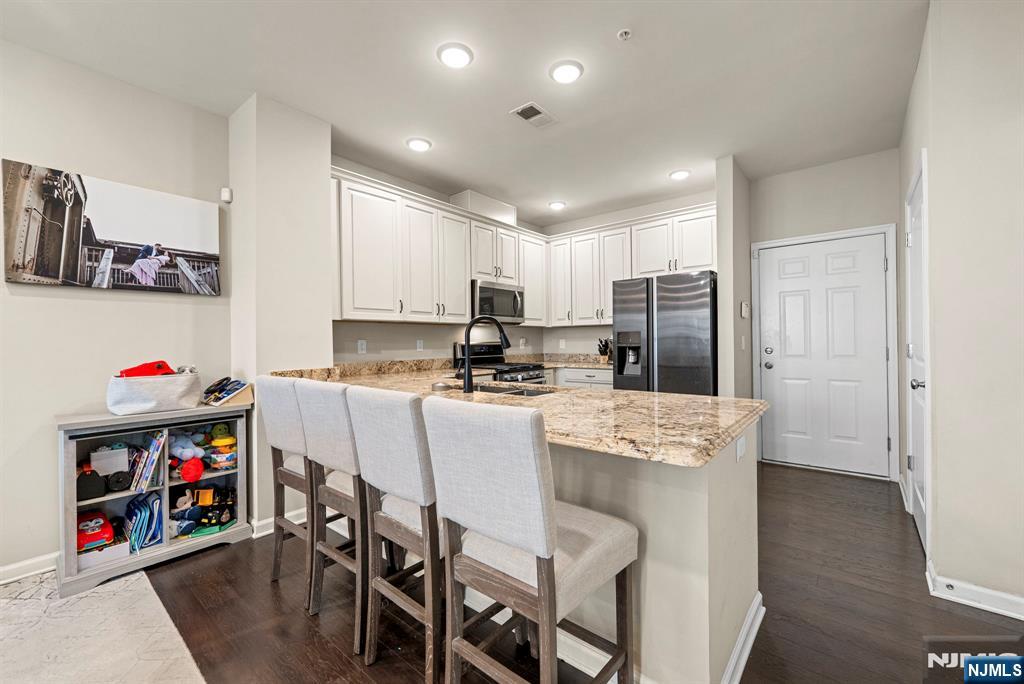 Homes for sale in Wood Ridge, NJ | 102 Wesmont Dr, Wood Ridge, NJ 07075 | MLS# 25031050