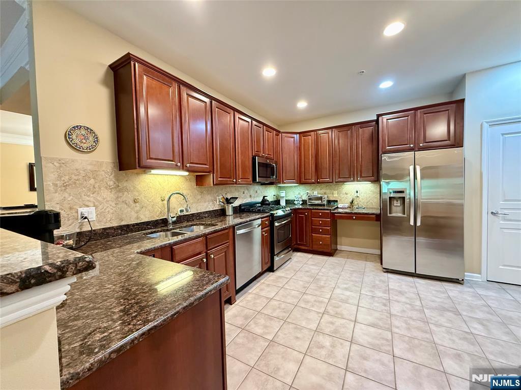 Homes for sale in Wanaque, NJ | 4315 Warrens Way, Wanaque, NJ 07465 | MLS# 25031071