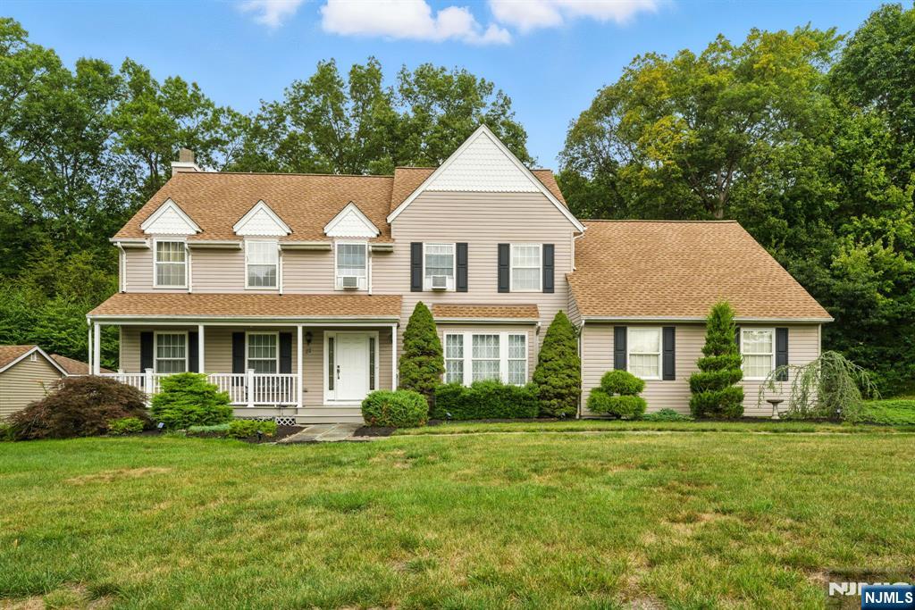 Homes for sale in Jefferson Township, NJ | 22 Winding Hollow Dr, Jefferson Township, NJ 07438 | MLS# 25031110