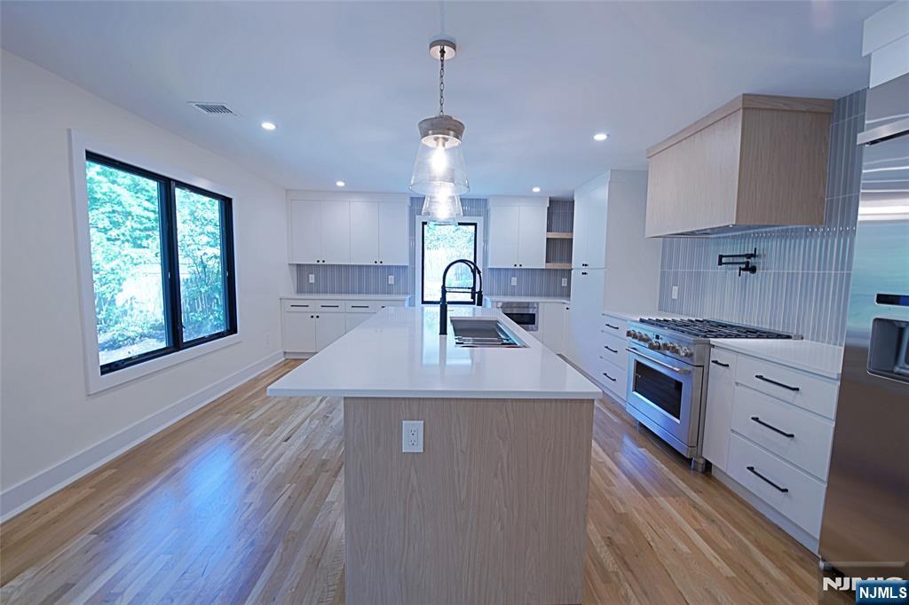 Homes for sale in Closter, NJ | 99 Old Hook Rd, Closter, NJ 07624 | MLS# 25031131