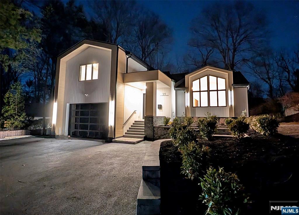 Homes for sale in Closter, NJ | 99 Old Hook Rd, Closter, NJ 07624 | MLS# 25031131