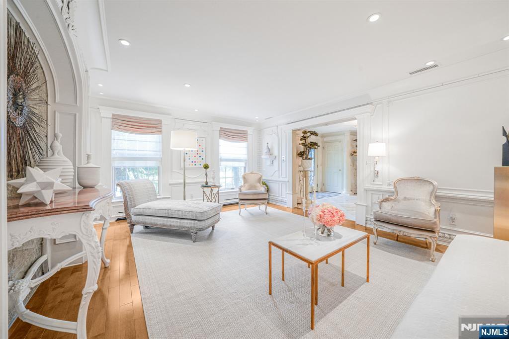 Homes for sale in Montville Township, NJ | 22 Fawn Dr, Montville Township, NJ 07045 | MLS# 25031140