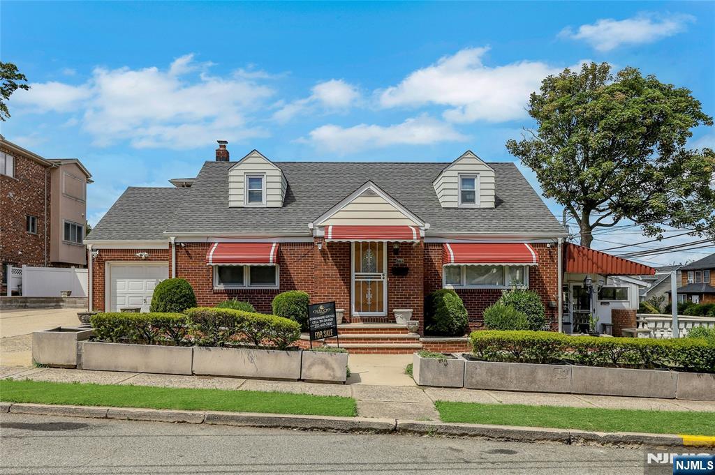 Homes for sale in Palisades Park, NJ | 345 Roff Ave, Palisades Park, NJ 07650 | MLS# 25031161