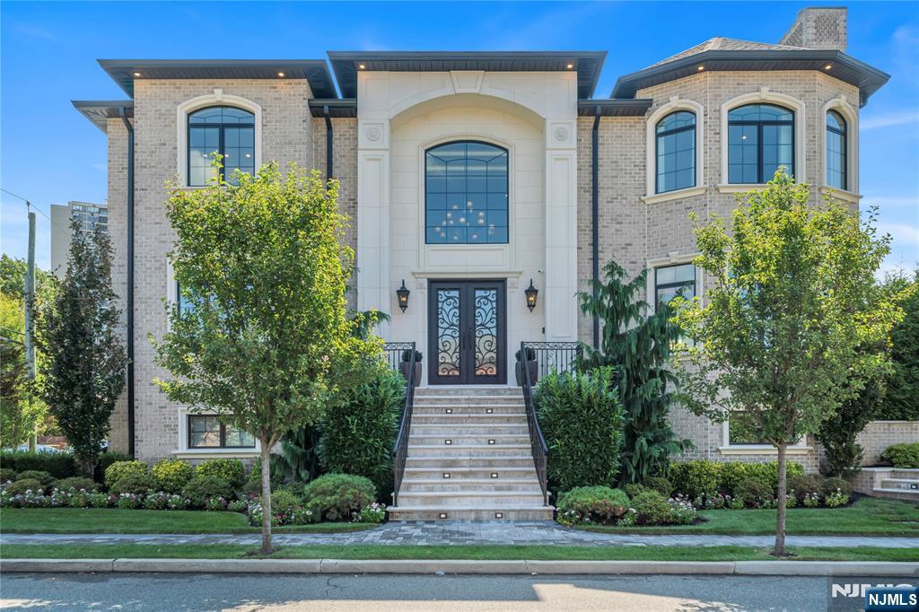 Homes for sale in Fort Lee, NJ | 214 Forest Rd, Fort Lee, NJ 07024 | MLS# 25031168